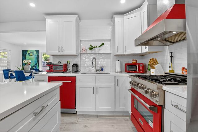 449 SW 4th Avenue, Boynton Beach, FL 33435