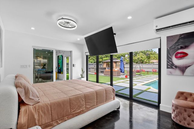 449 SW 4th Avenue, Boynton Beach, FL 33435