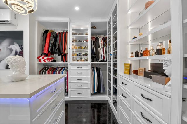 449 SW 4th Avenue, Boynton Beach, FL 33435