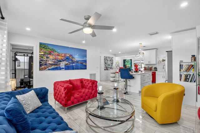 449 SW 4th Avenue, Boynton Beach, FL 33435