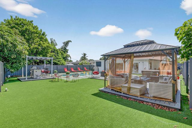 449 SW 4th Avenue, Boynton Beach, FL 33435