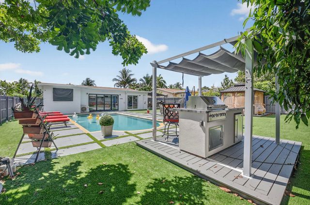 449 SW 4th Avenue, Boynton Beach, FL 33435