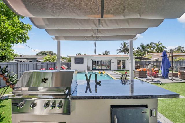 449 SW 4th Avenue, Boynton Beach, FL 33435