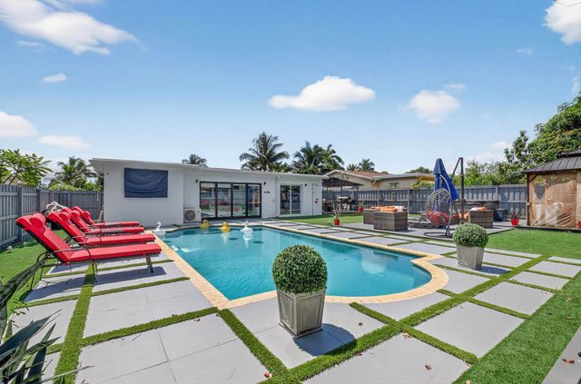 449 SW 4th Avenue, Boynton Beach, FL 33435