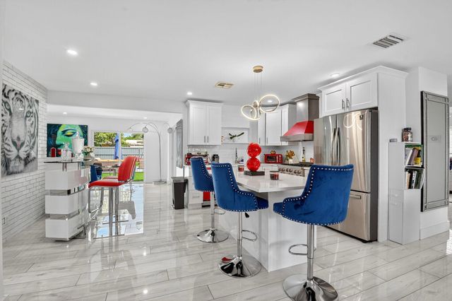 449 SW 4th Avenue, Boynton Beach, FL 33435