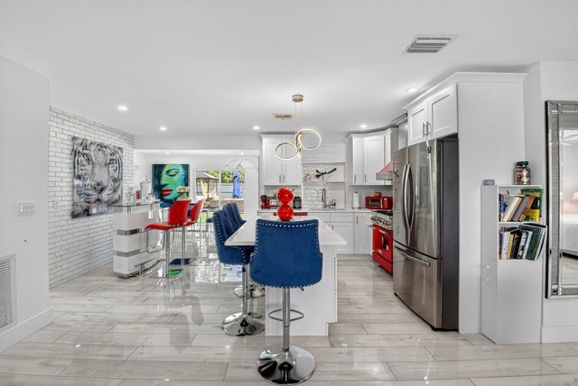 449 SW 4th Avenue, Boynton Beach, FL 33435