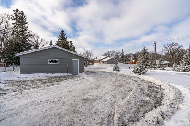 1221 Knight Avenue N, Thief River Falls, MN 56701