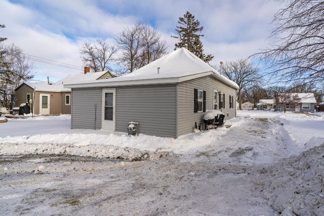 1221 Knight Avenue N, Thief River Falls, MN 56701