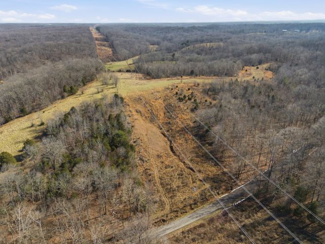 0 Indian Creek Rd, Mc Ewen, TN 37101