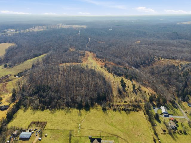 0 Indian Creek Rd, Mc Ewen, TN 37101