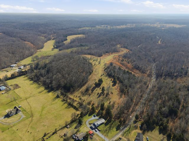 0 Indian Creek Rd, Mc Ewen, TN 37101