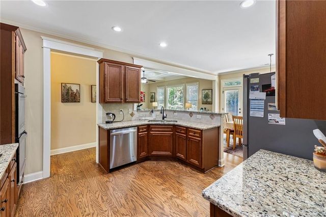 2116 Ector Place NW, Kennesaw, GA 30152