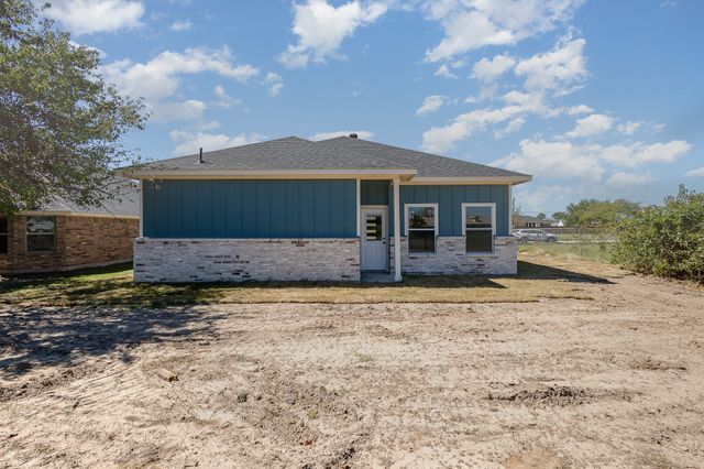 230 Flying Bridge Drive, Gun Barrel City, TX 75156