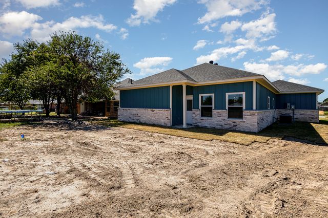 230 Flying Bridge Drive, Gun Barrel City, TX 75156