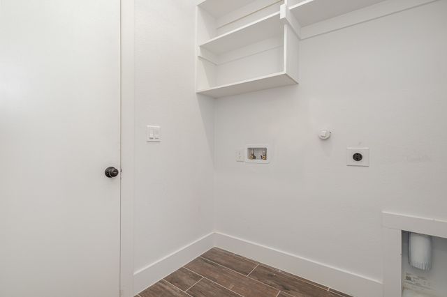 230 Flying Bridge Drive, Gun Barrel City, TX 75156