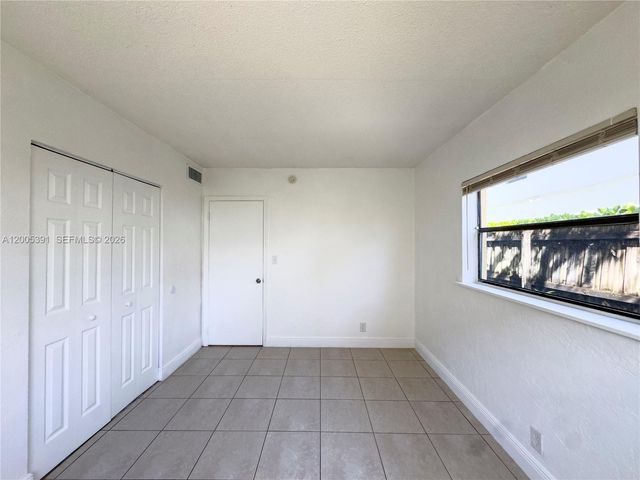 4061 N Dixie Hwy 9, Oakland Park, FL 33334