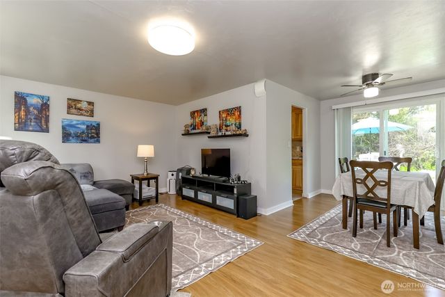 30411 12th Place SW, Federal Way, WA 98023