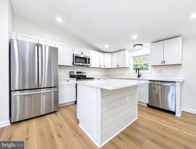 310 JASMINE LN, Martinsburg, WV 25401