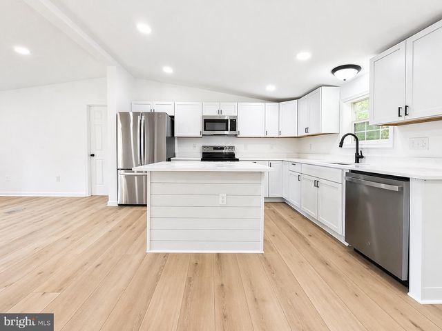 310 JASMINE LN, Martinsburg, WV 25401