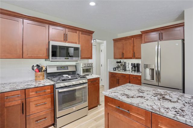 1821 Pioneer Drive, Franklin Park, PA 15143