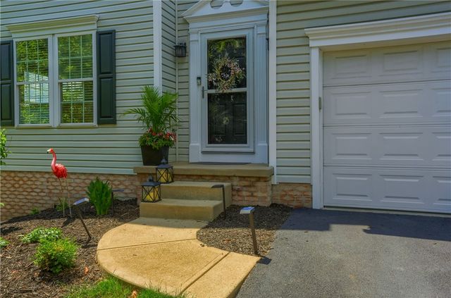 1821 Pioneer Drive, Franklin Park, PA 15143