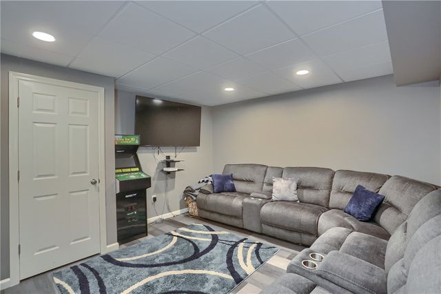 1821 Pioneer Drive, Franklin Park, PA 15143