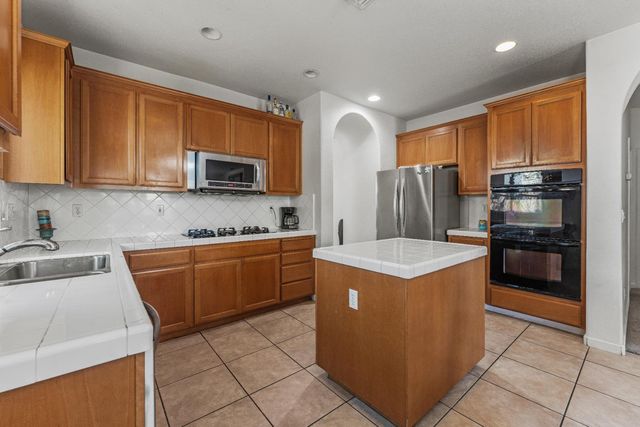 23 Delta Tule Ct, Sacramento, CA 95834