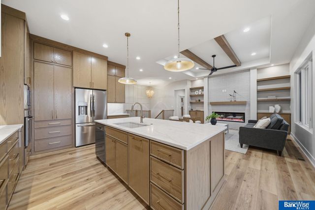 8015 S 43 Street, Lincoln, NE 68516