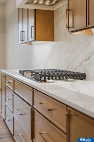 8015 S 43 Street, Lincoln, NE 68516