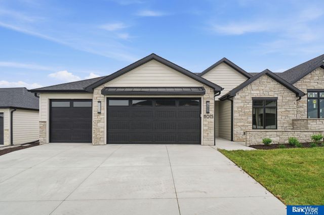 8015 S 43 Street, Lincoln, NE 68516
