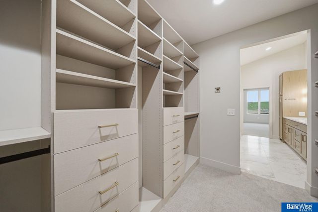 8015 S 43 Street, Lincoln, NE 68516