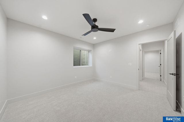 8015 S 43 Street, Lincoln, NE 68516