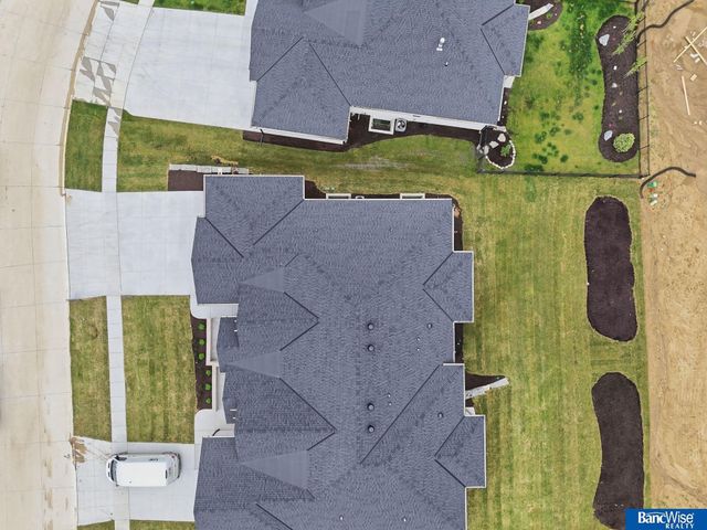 8015 S 43 Street, Lincoln, NE 68516