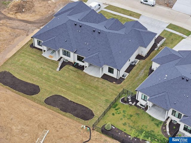 8015 S 43 Street, Lincoln, NE 68516