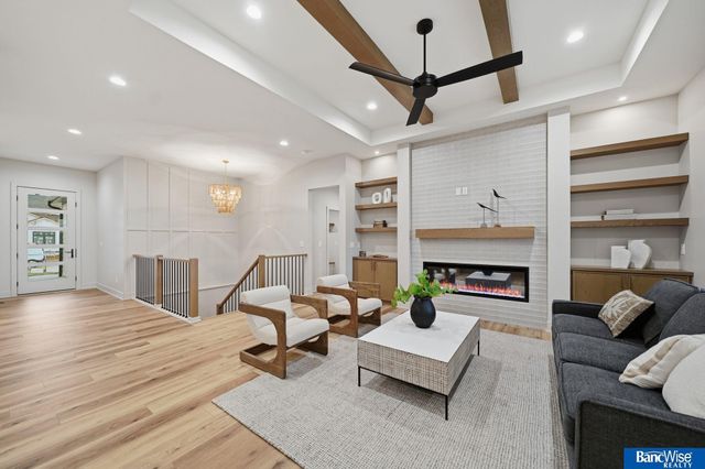 8015 S 43 Street, Lincoln, NE 68516