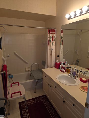 13313 Wyndemere Circle, Sterling Heights, MI 48313