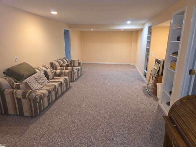 13313 Wyndemere Circle, Sterling Heights, MI 48313