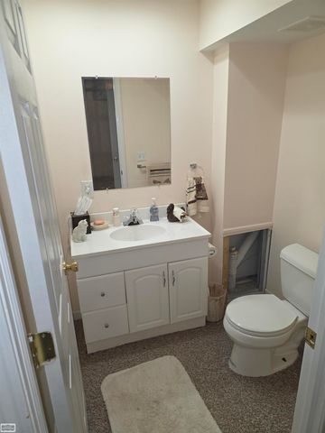 13313 Wyndemere Circle, Sterling Heights, MI 48313