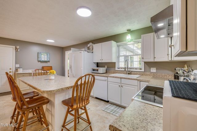 18160 Ridgeview Drive, Abingdon, VA 24211
