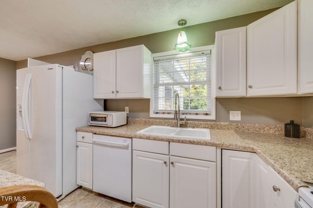 18160 Ridgeview Drive, Abingdon, VA 24211
