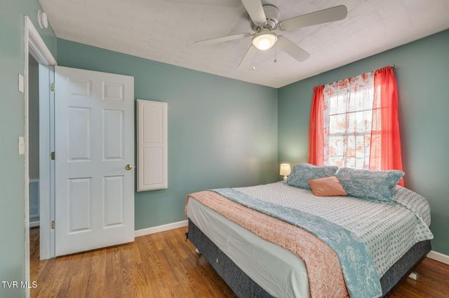 18160 Ridgeview Drive, Abingdon, VA 24211