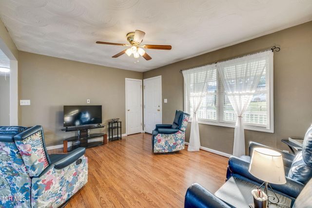 18160 Ridgeview Drive, Abingdon, VA 24211