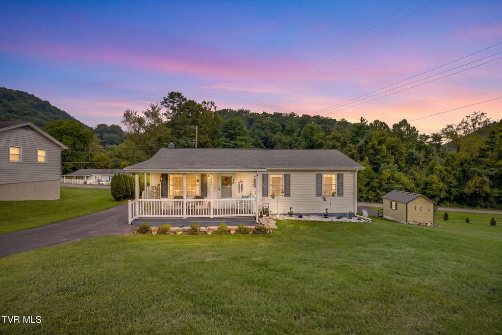 18160 Ridgeview Drive, Abingdon, VA 24211
