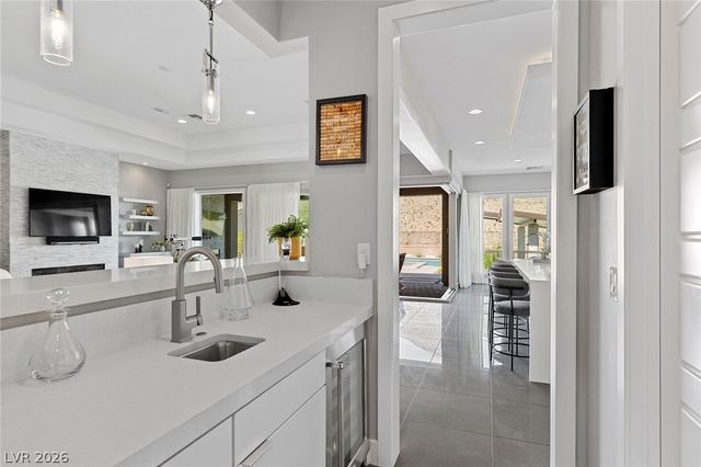 11200 Luna Blanca Drive, Las Vegas, NV 89138