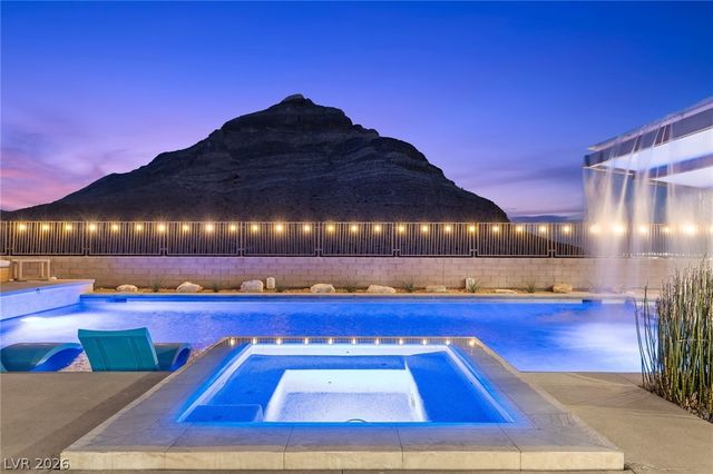 11200 Luna Blanca Drive, Las Vegas, NV 89138