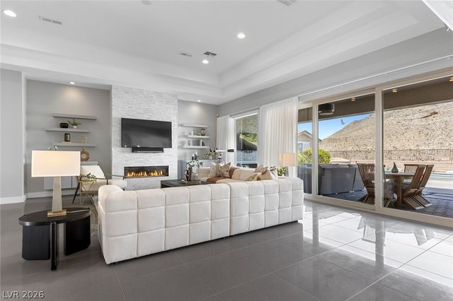 11200 Luna Blanca Drive, Las Vegas, NV 89138