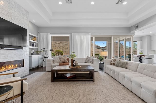 11200 Luna Blanca Drive, Las Vegas, NV 89138