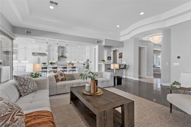 11200 Luna Blanca Drive, Las Vegas, NV 89138