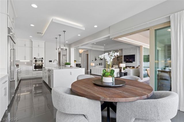 11200 Luna Blanca Drive, Las Vegas, NV 89138