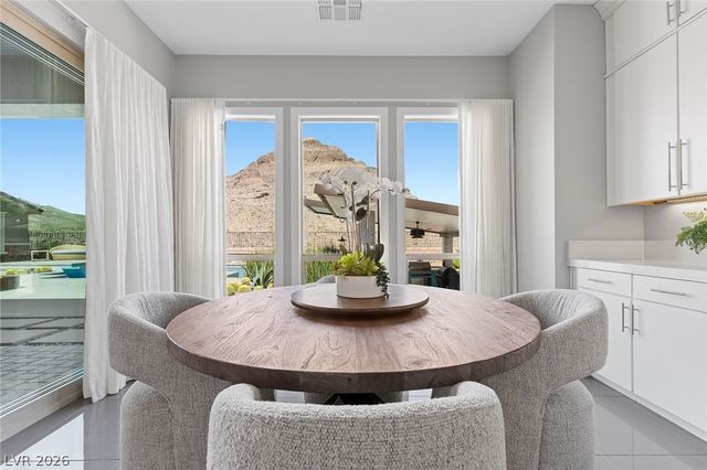 11200 Luna Blanca Drive, Las Vegas, NV 89138